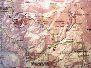 Mapa de los Picos Mediodía y Picón. Vía en amarillo.