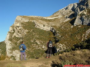 primer tramo duro a superar , casi arriba la pared de piedra que parece que nunca llega
