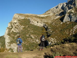 primer tramo duro a superar , casi arriba la pared de piedra que parece que nunca llega