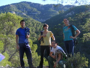 El Carche al fondo. Mis compañeros de actividad en el mirador