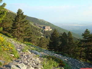 06- A mis espaldas obtengo una amplia panorámica del Santuario y su entorno.