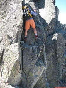 Descenso a una brecha en la arista Norte de Le Bondidier