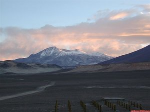 Atardecer en el Nevado Ojos del Salado desde el refugio Claudio Lucero