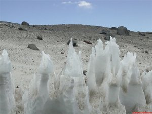 Día 23 - Segunda subida a Tejos - 5837 m
Penitentes subiendo a Tejos