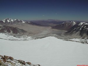 Vista atrás al cráter y quebrada de Barancas Blancas