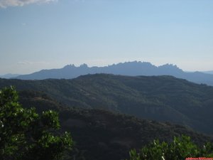 Cara nord de Montserrat des dels Cortins. /

/ Cara norte de Montserrat desde los Cortins.