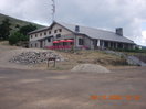 Albergue del Travieso cuatro kilómetros antes de llegar a la Plataforma y el parking