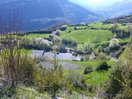 La granja del inicio, vista desde la pista al poco de haber empezado a andar.