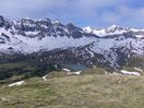 Embalse de Tramacastilla desde el Tarmañones. Al fondo, Retona, Pala Rayos, Peña Nevera, el Bucuesa, etc.