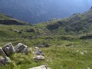 Una mirada atras en el Valle del Forcau, la primera parte de la subida es herbosa.