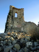 Lo que queda de la torre en la iglesia de Lavilla