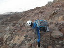 La cual empieza bajando a la base del glaciar por unas losas de granito bastante resbaladizas (IIº).