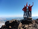 Es una sensación mágica, de felicidad extrema, no nos lo podemos creer. Disfrutamos durante media hora la cumbre, las vistas y las sensaciones que nos transmite el atardecer desde el pico más alto del Pirineo francés. 