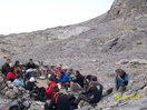 73- Tras reagruparnos con nuestros compañeros que habían subido a Monte Perdido, almorzamos junto a las aguas del Ibón Helado.