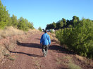 07- Llegando, al Collado del Rocín, donde se encuentran varios vehículos de cazadores.