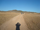 04- Con vistas a la izquierda de, El Ollero, avanzamos por la amplia pista.