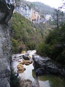 Desde el R12 se ve el siguiente rapel. El cañon se abre, pero mantiene su espectaculo