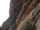 Parece que solo hubiera extraplomos y verticalidad. Ferrata Cágate Lorito.