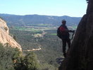 En el único tramo con sombra de la vía ferrata