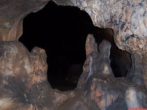 Puerta de entrada a la última sala de la cavidad: La Sala de los Murcielagos.