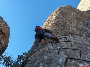 10:35h. Pedro supera la zona de grapas realizando un flanqueo a la izq. para acceder al sector donde se encuentra el 