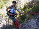 Empezando el primer rápel, un descenso de solo dos y como si fuéramos de paseo en chanclas.