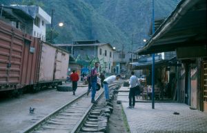 La calle principal de Aguas Calientes