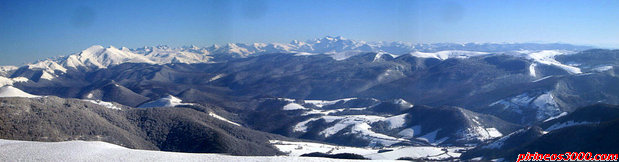 Selva de Irati y Pirineos desde Ortzanzurieta